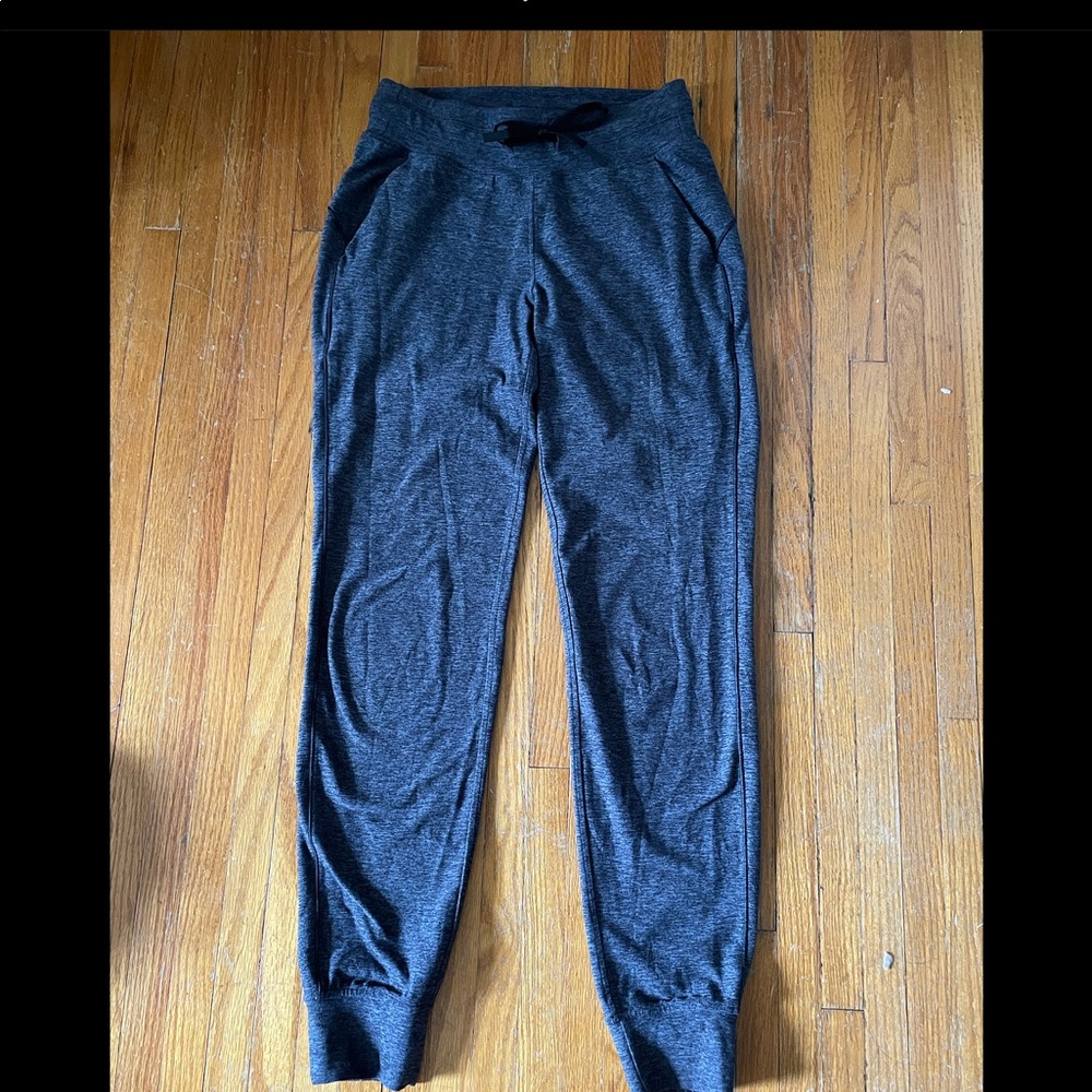 Lululemon joggers size 4 blue/black like new